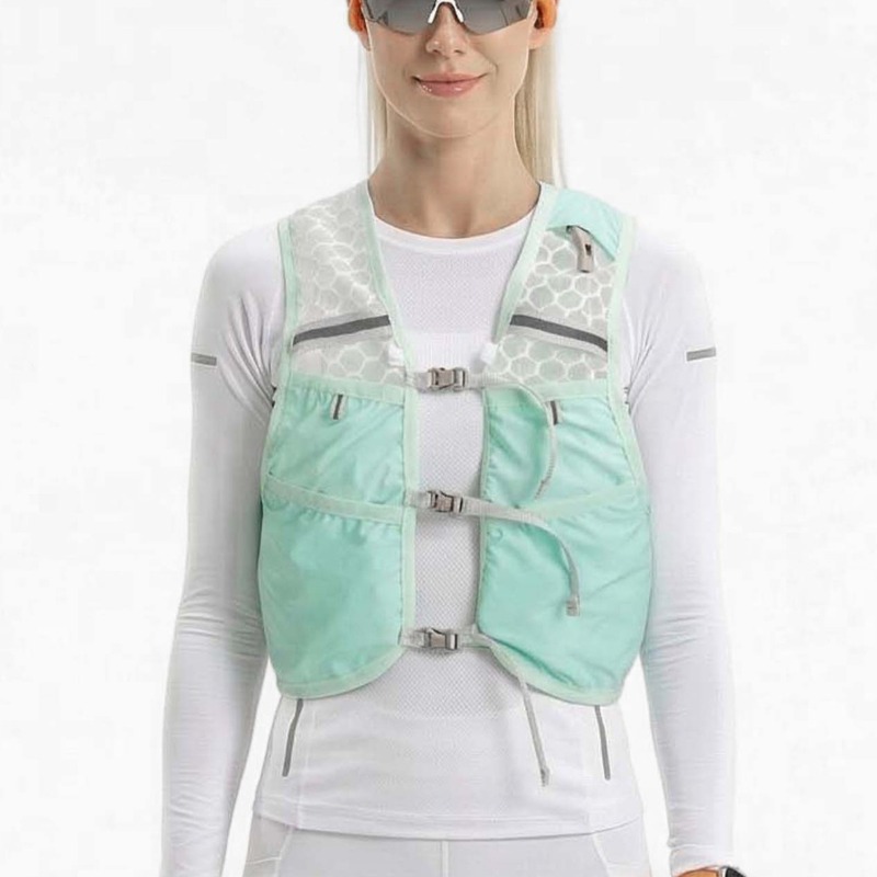 Легкий дышащий жилет для бега  – обзор и цена Hydration Vest